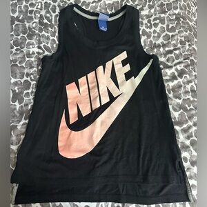 Nike muscle tank size small